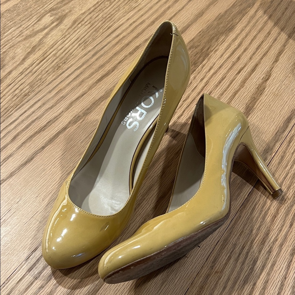 KORS Michael Kors Mustard Patent Heels